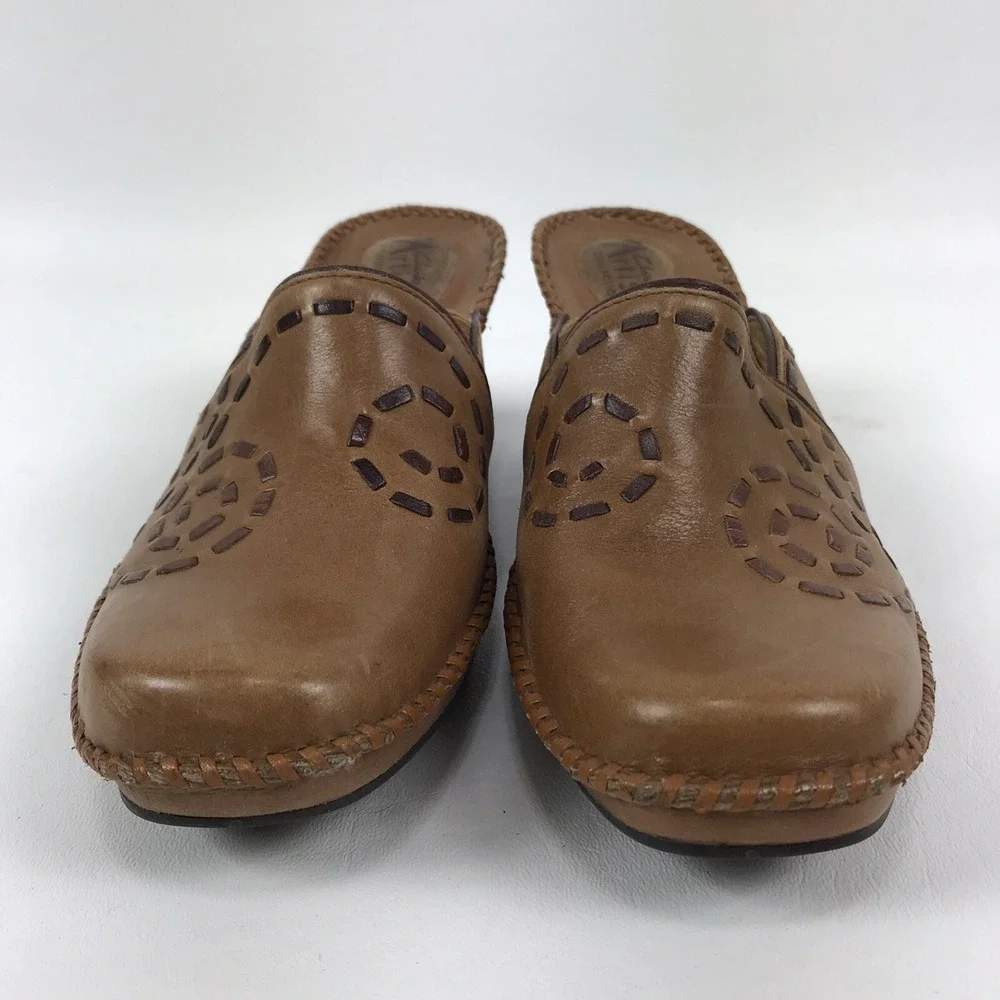 Clarks artisan collection